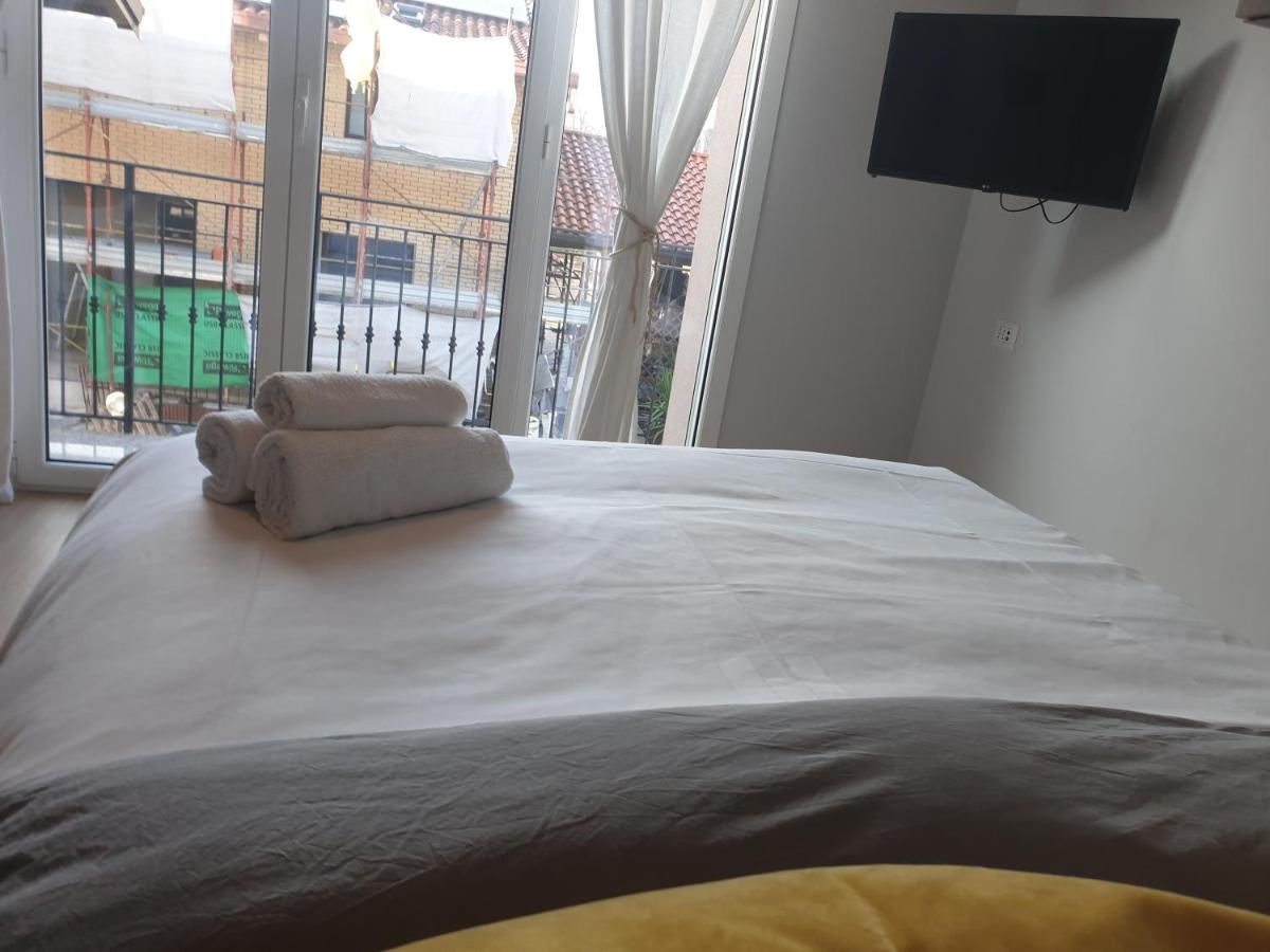 Michelangelo Apartments Кормано Экстерьер фото